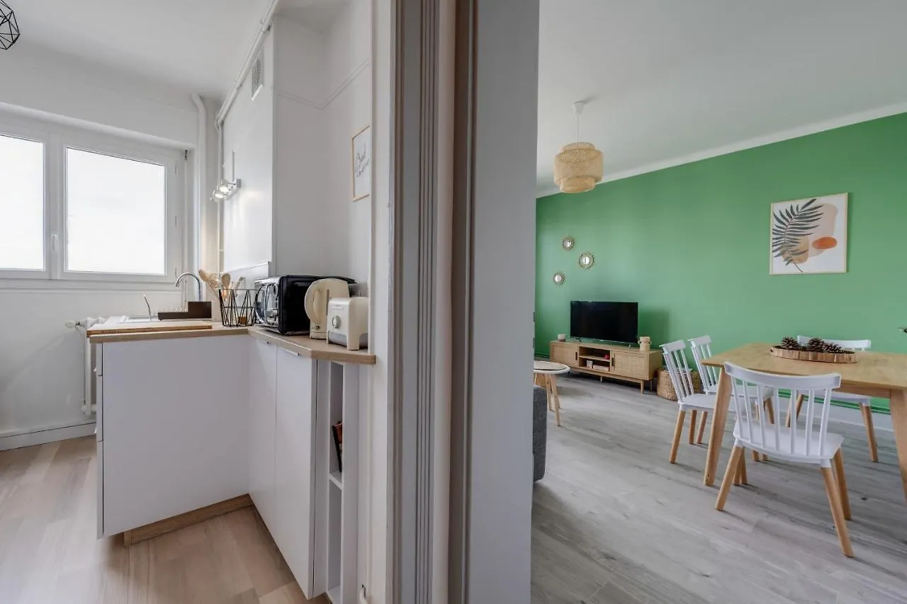 Le Parmelan - Beau T2 avec balcon pouvant accueillir jusqu'à 4 personnes Annecy Apartamento